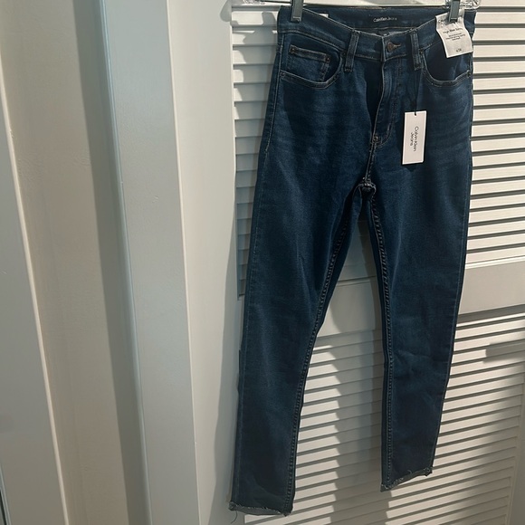 NWT Calvin Klein High Rise Skinny Jeans with Five pockets Size 6. Waist 28” - Picture 1 of 8